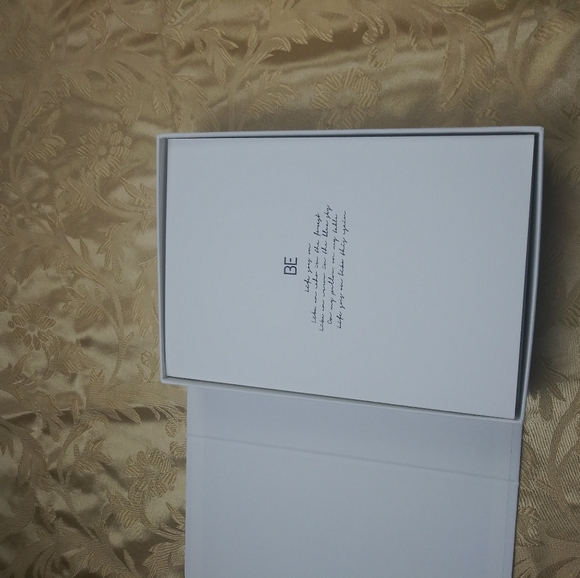 BTS BE album - Picture 2 of 14